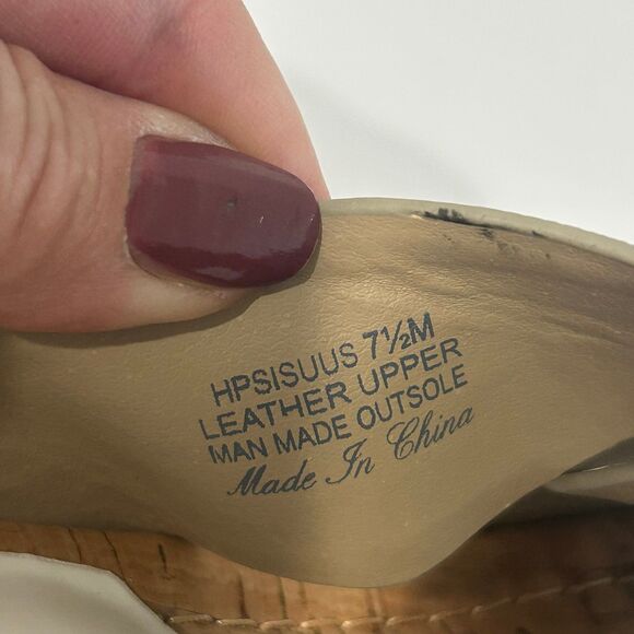 Donald Pliner Wedge Sandals Women’s Size 7.5 Color White Leather Cork Heel - Picture 9 of 11